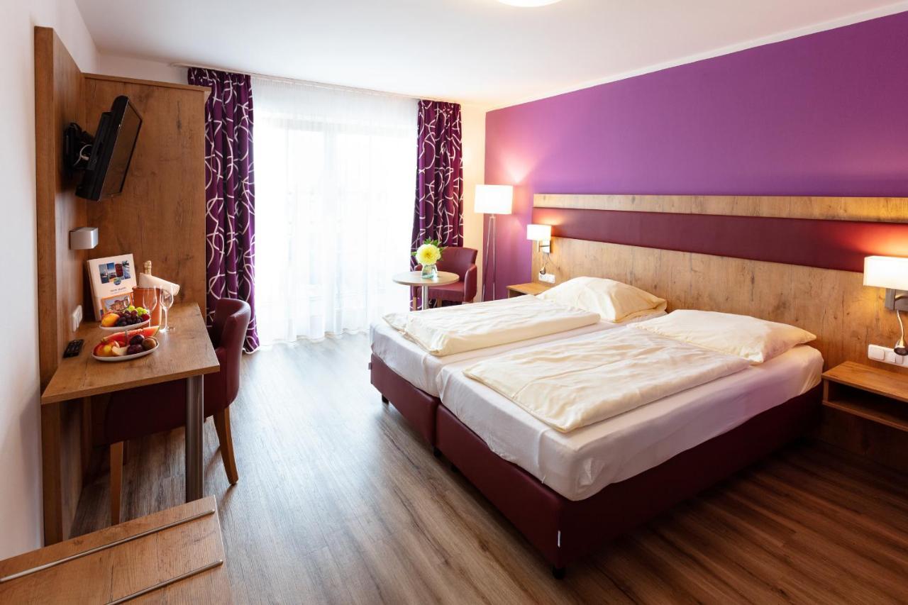 Ferienhotel Herzog Neumarkt am Wallersee Exterior photo
