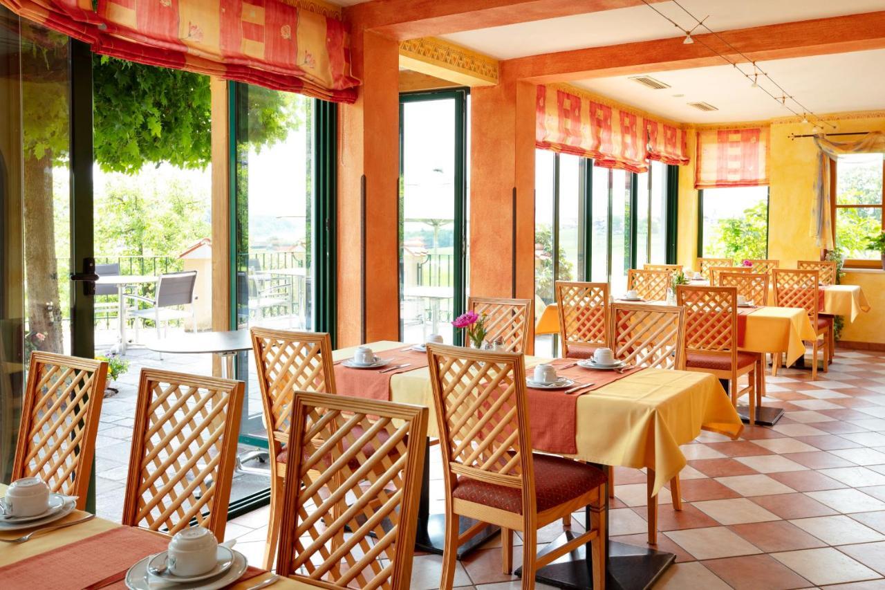 Ferienhotel Herzog Neumarkt am Wallersee Exterior photo